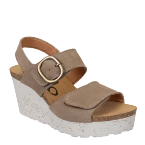 PEASANT in GREIGE Wedge Sandals